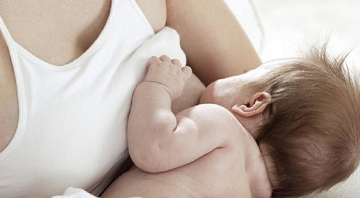 Mujeres transgénero pueden amamantar, según estudio