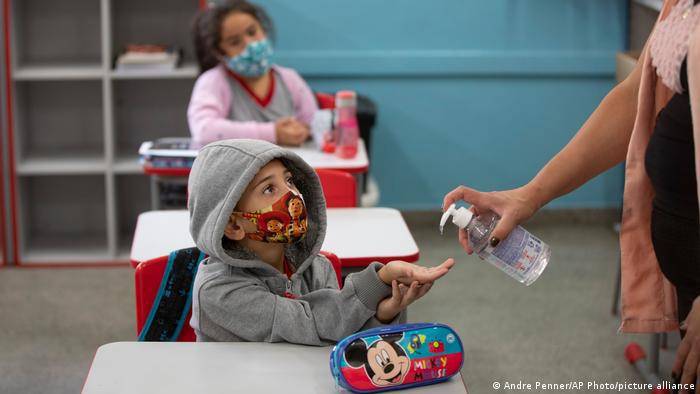 La eficacia de las vacunas contra el COVID-19 en menores de edad