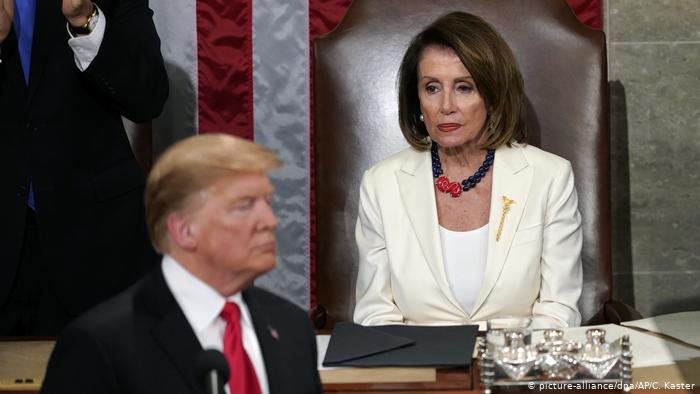 Pelosi pide al Ejército que restrinja el acceso de Trump a armas nucleares