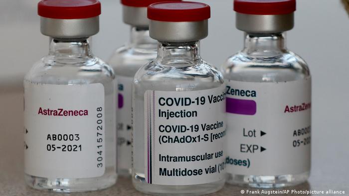 Pfizer y AstraZeneca solo venderán vacunas al Gobierno