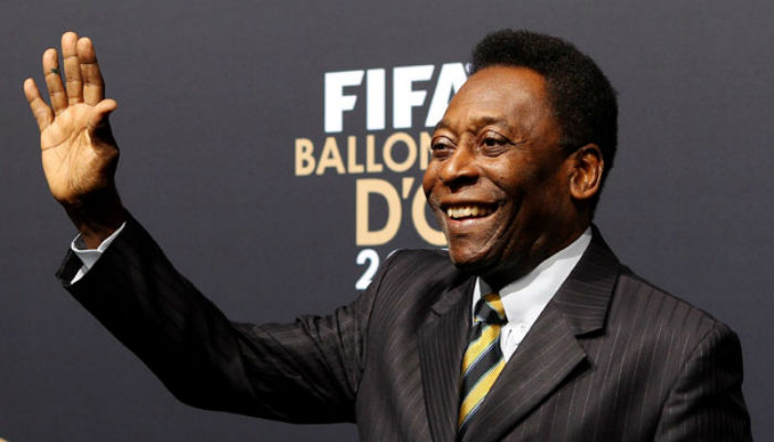 El &quot;Rey&quot; Pelé subastará sus medallas, trofeos y hasta su corona