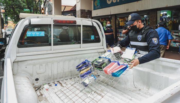 Los comerciantes informales dejan la Bahía y migran a otras zonas de Guayaquil