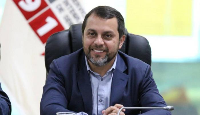 Paúl Granda presentó renuncia irrevocable al IESS