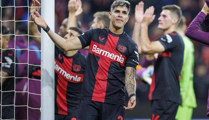 El Bayer Leverkusen con Hincapié en cancha, sigue invicto y puntero en la Bundesliga