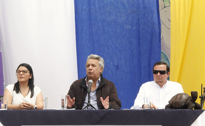 Lenín Moreno asignó $40 millones para dotación de fibra óptica en Galápagos