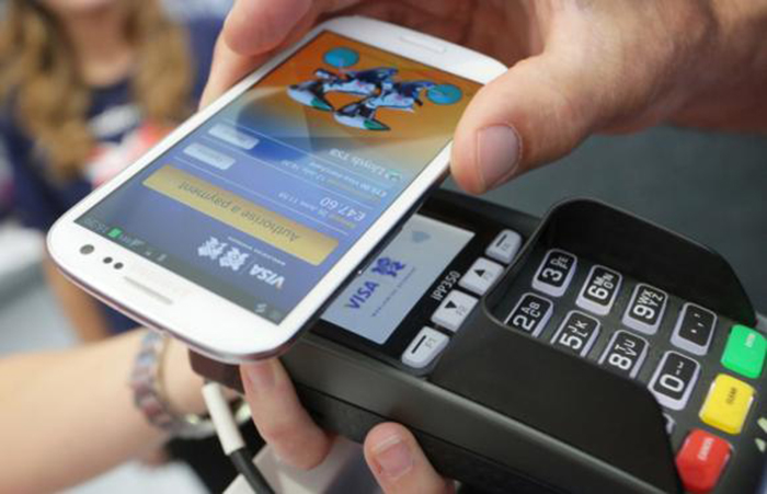 Bancos privados de Ecuador deberán crear cuentas de dinero electrónico