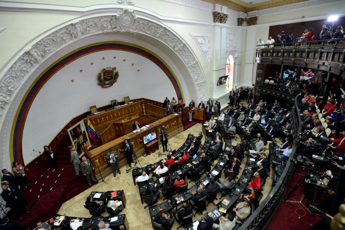 Oficialismo planea ir tras la disolución del Parlamento en Venezuela