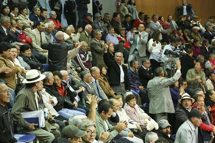 Legislativo se ratifica en incentivos jubilares a maestros