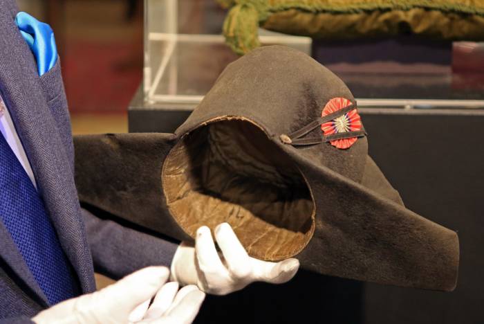 Un sombrero de Napoleón, estrella de una subasta excepcional