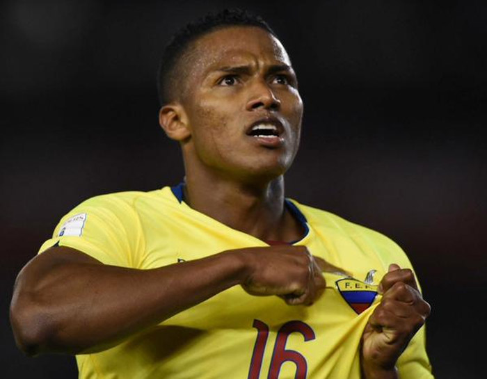 Querétaro presenta oficialmente a Antonio Valencia