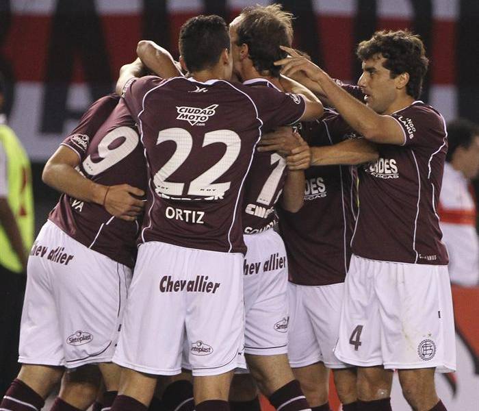 Lanús elimina a River y espera en semifinales a Vélez o Ponte Preta
