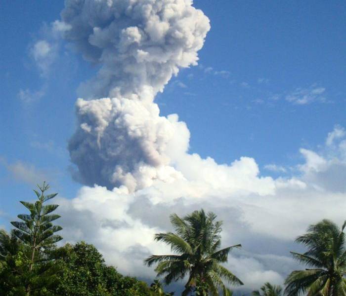 Cinco muertos por explosión de volcán Mayón en Filipinas