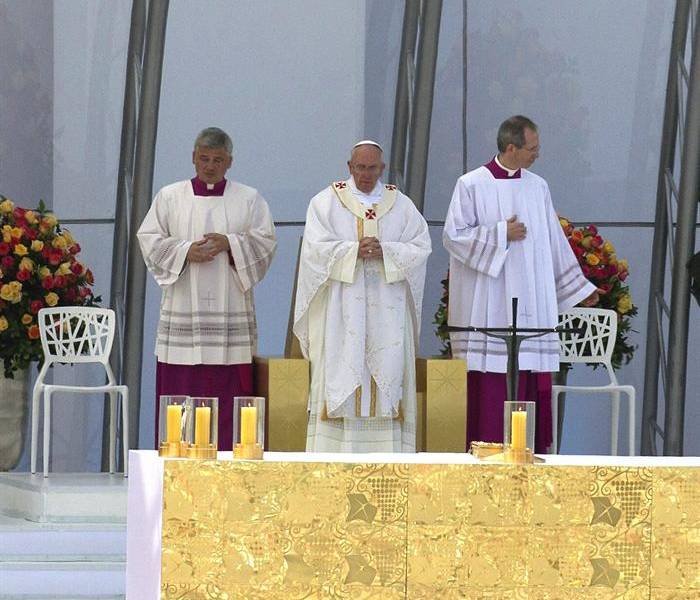 Francisco clausura la JMJ de Río con misa en la playa Copacabana