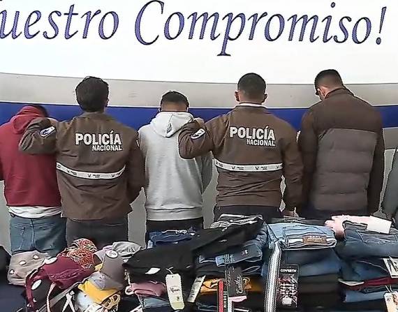 Los sospechosos fueron trasladados a las instalaciones de la Policía Judicial de Quito.