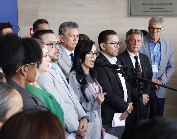 Bancada de la RC en rueda de prensa por el caso Healthbird.