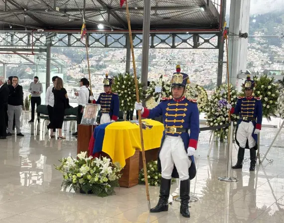Capilla ardiente de Rodrigo Borja en el Centro Cultural Itchimbía.