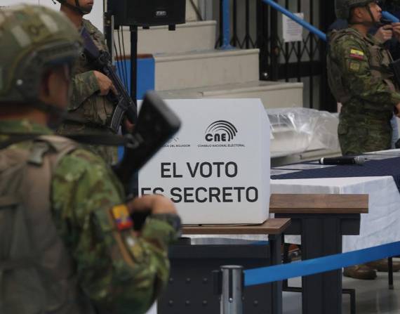 El 16 de noviembre de 2025, más de 13 millones de ciudadanos acudirán a las urnas por la Consulta Popular y referéndum 2025 en Ecuador.