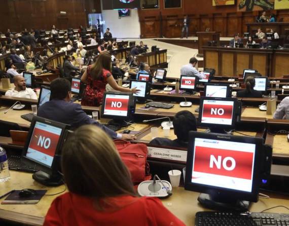 Asamblea sale de vacaciones sin votar sobre reformas a la seguridad y sin posesionar a superintendente de Bancos