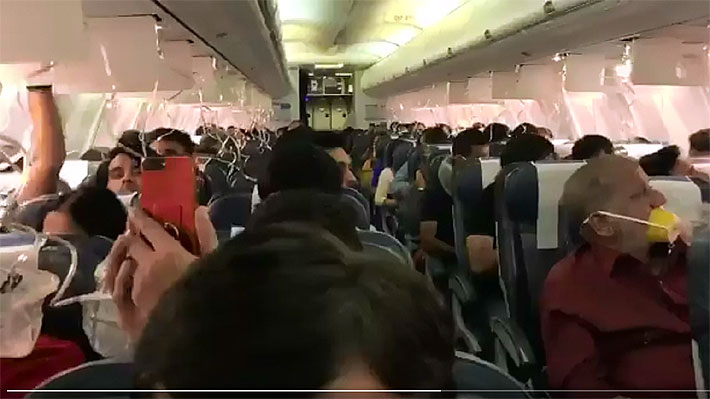 Pasajeros sangran por nariz y orejas durante vuelo en India