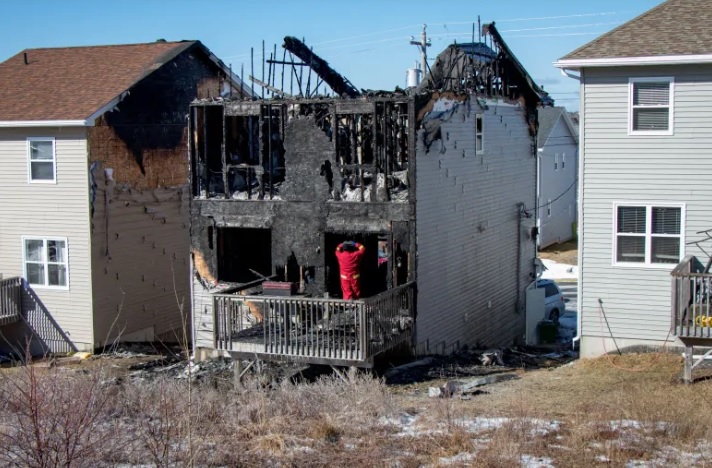 7 niños de la misma familia mueren en el incendio de una casa en Canadá