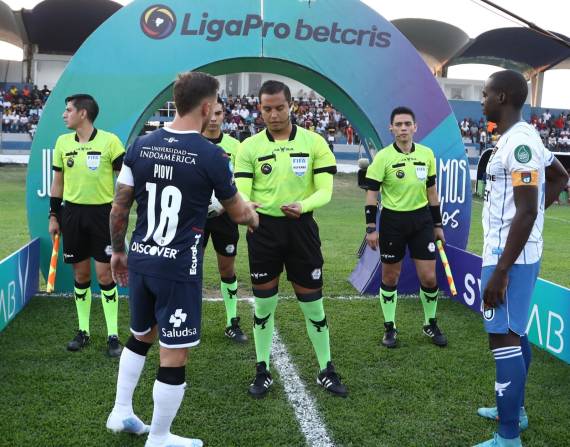 LDUQ busca que el árbitro Marlon Vera no vuelva a pitar en Liga Pro