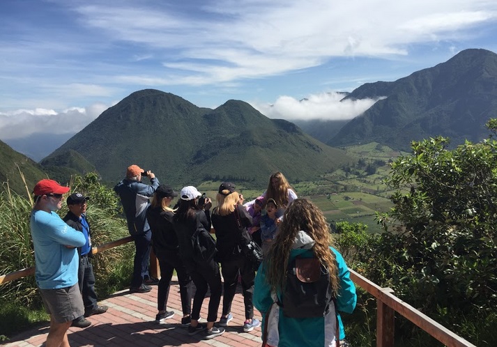 Pululahua, la comunidad turística que desea una escuela