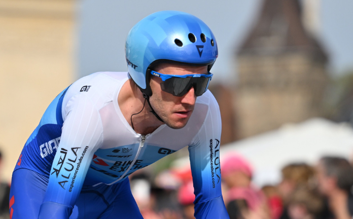 Simon Yates se lleva la etapa 2 del Giro de Italia; Richard Carapaz llegó en el puesto 19