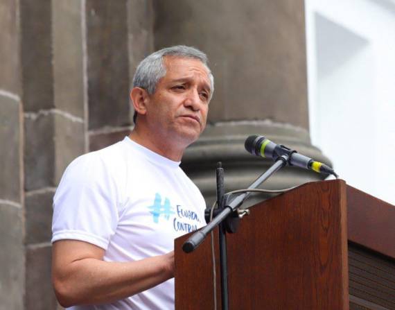 Asambleístas de Pachakutik y UNES acusan a Patricio Carrillo de un presunto incumplimiento de funciones durante las protestas de junio de 2022.