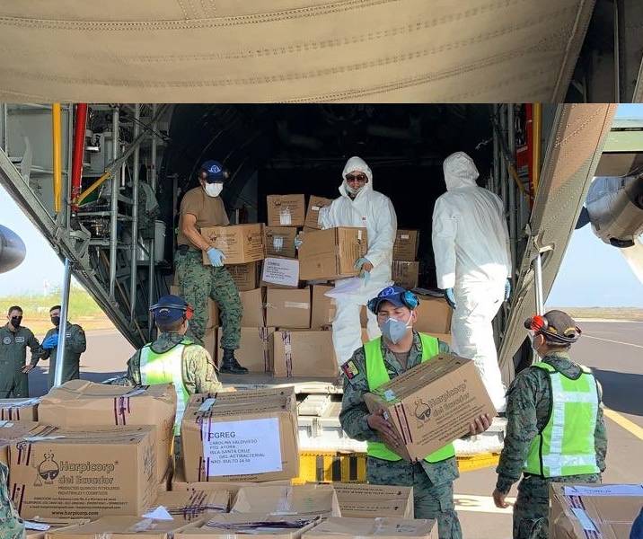 FAE realiza segundo viaje Galápagos con víveres