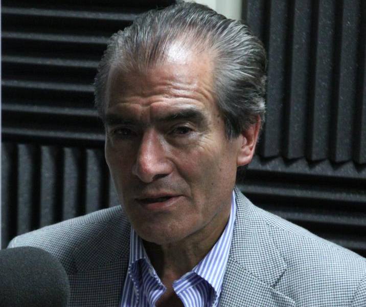 Guillermo Landázuri en una entrevista radial