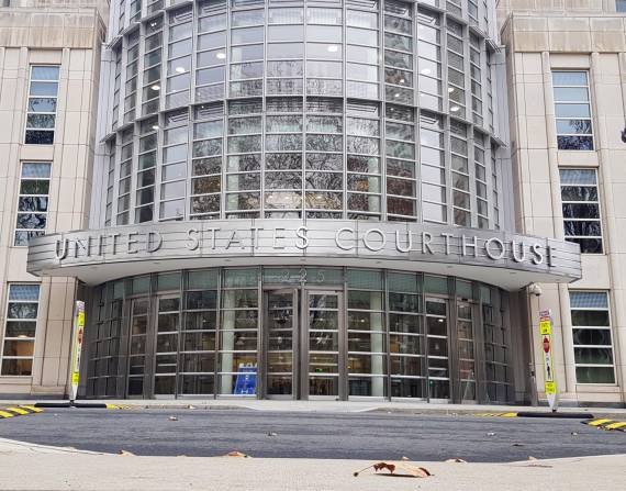 Vista de la fachada del tribunal federal donde se celebró el juicio de Luis Enrique Martinelli Linares en Brooklyn, Nueva York.