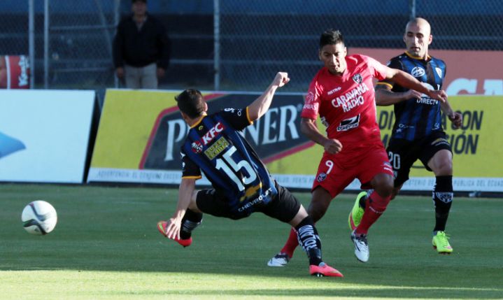 Independiente casi resbala en Sangolquí con River
