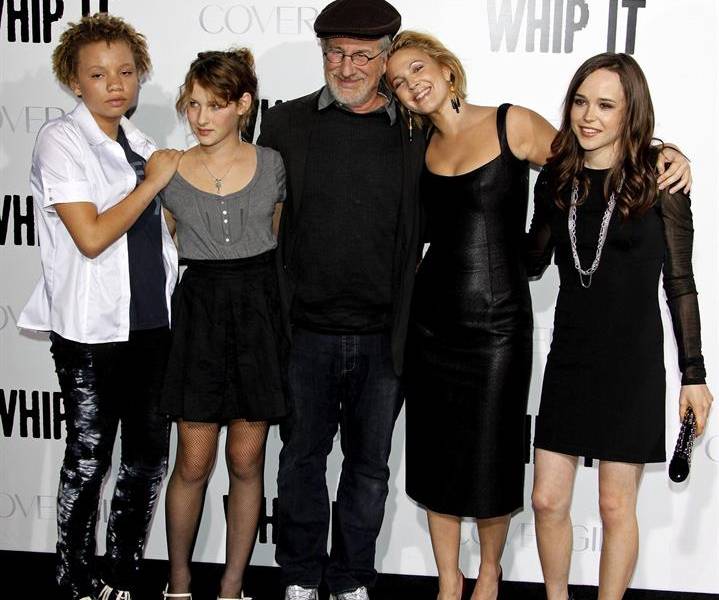 Hija de Steven Spielberg es arrestada por supuesta violencia doméstica