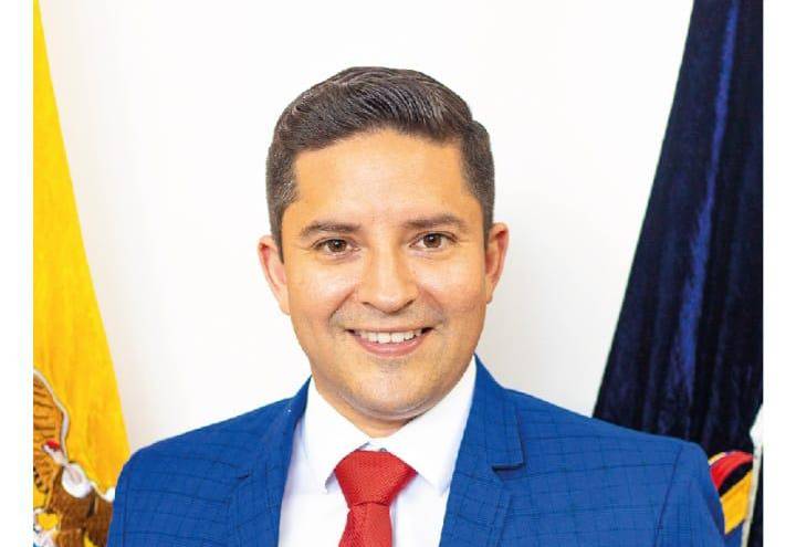 ¿Quién es César Pinoargote Rovello? El concejal de Salinas que hizo amenazas de muerte