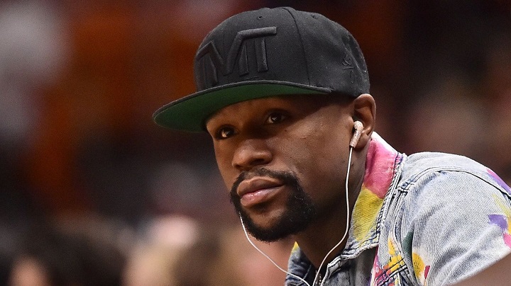 El alocado &quot;pool party&quot; de Floyd Mayweather en plena pandemia