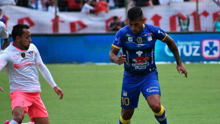 LDUQ y Delfín SC empatan sin goles en la primera final