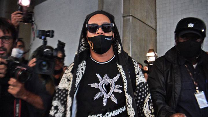 Ronaldinho rompió el silencio y presentó el trailer de su película