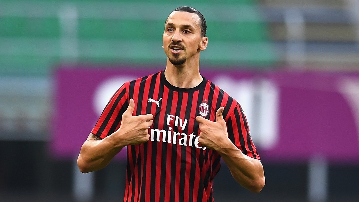 Ibrahimovic firma por una temporada con el Milan