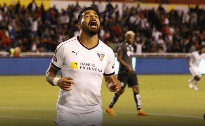 LDUQ derrota al América en el debut de Antonio Valencia