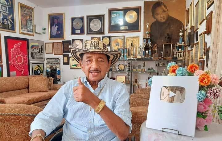 El cantante Lisandro Meza es velado en Los Palmitos, su tierra natal