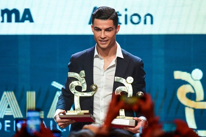 Cristiano recibe premio a Mejor Jugador de Italia