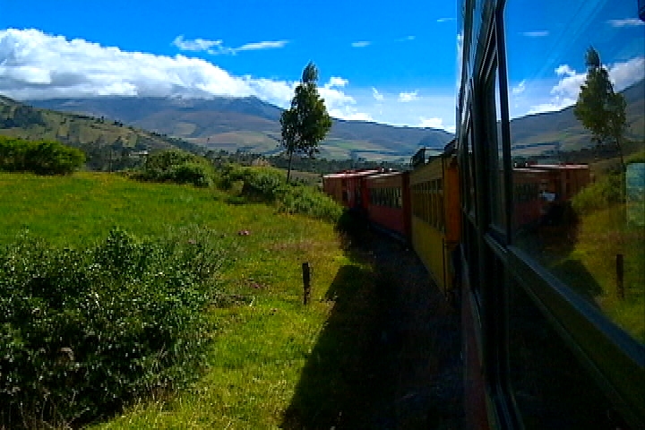 Disfruta de la segunda parte de Ecuador en el tren que recorre sus paisajes