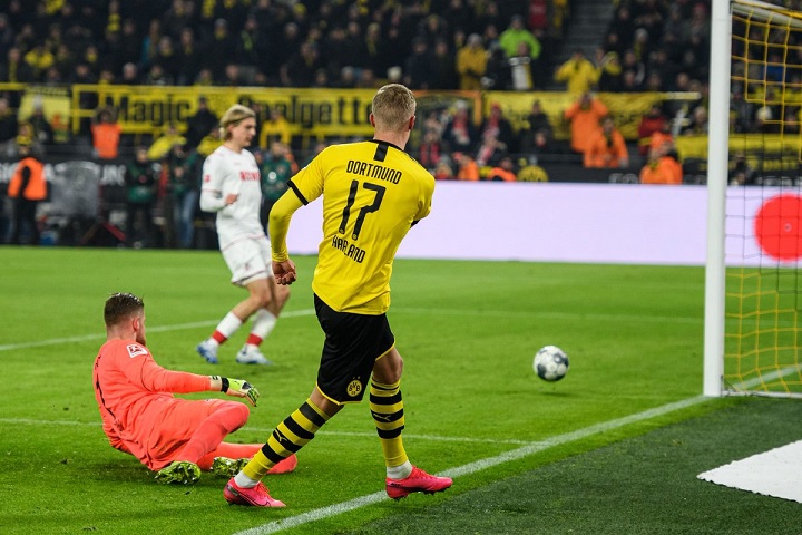 Borussia Dortmund golea al Colonia con doblete de Haaland