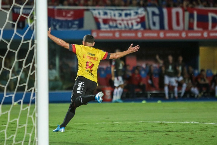 Árbitros para BSC, IDV, LDUQ, y Delfín por Libertadores