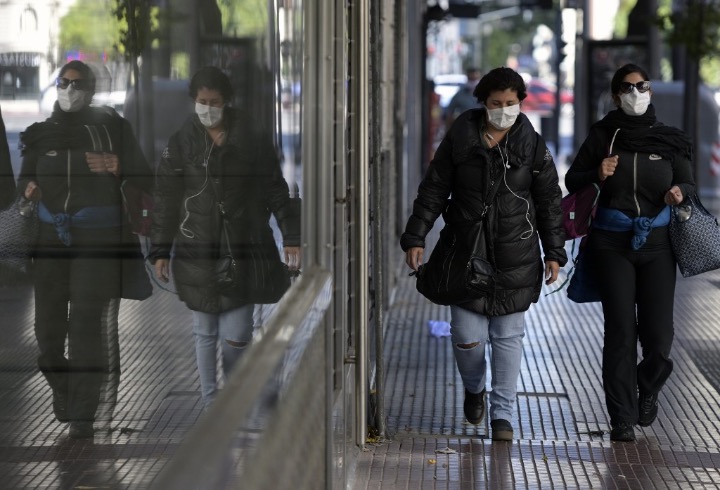 Argentina alcanza los 1.000 muertos por coronavirus