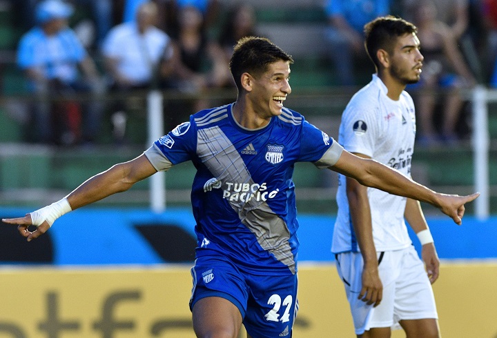 Emelec debuta con goleada en Sudamericana