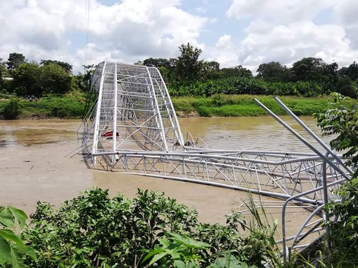 Colapsó el puente de acceso al cantón Colimes en Guayas