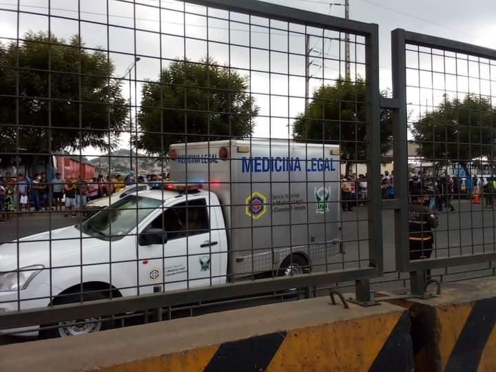 Un policía fue asesinado en la vía Perimetral, sector de la Nueva Prosperina.