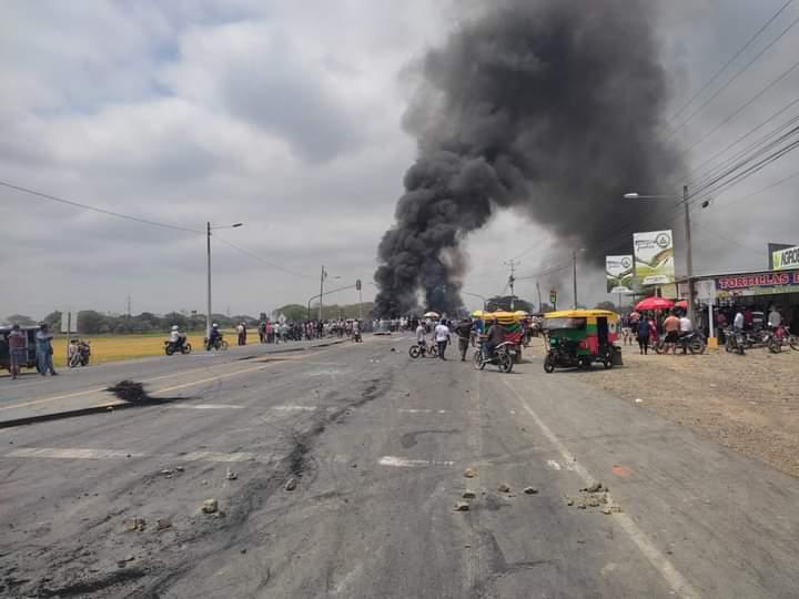 Jornada de protestas se vive este lunes en algunas carreteras del país