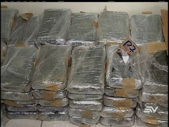 Decomisaron paquetes de cocaína entre libros de &#039;magia negra&#039; en Guayaquil